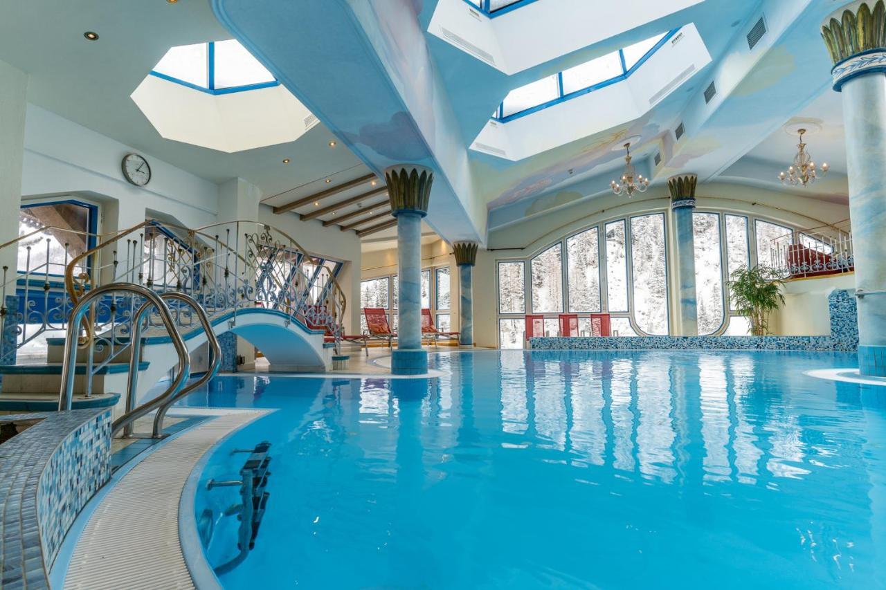Hotel Neuhinterトゥクス エクステリア 写真