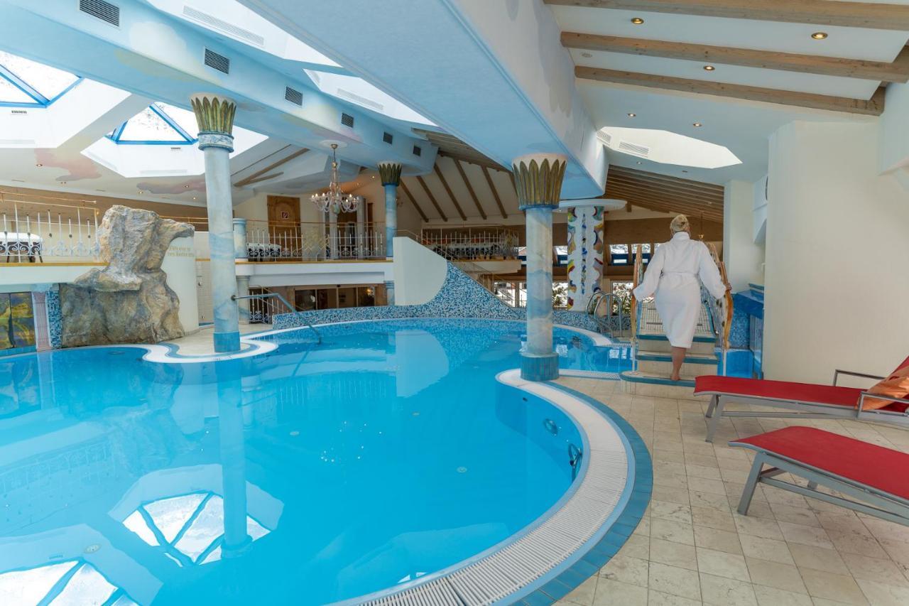 Hotel Neuhinterトゥクス エクステリア 写真