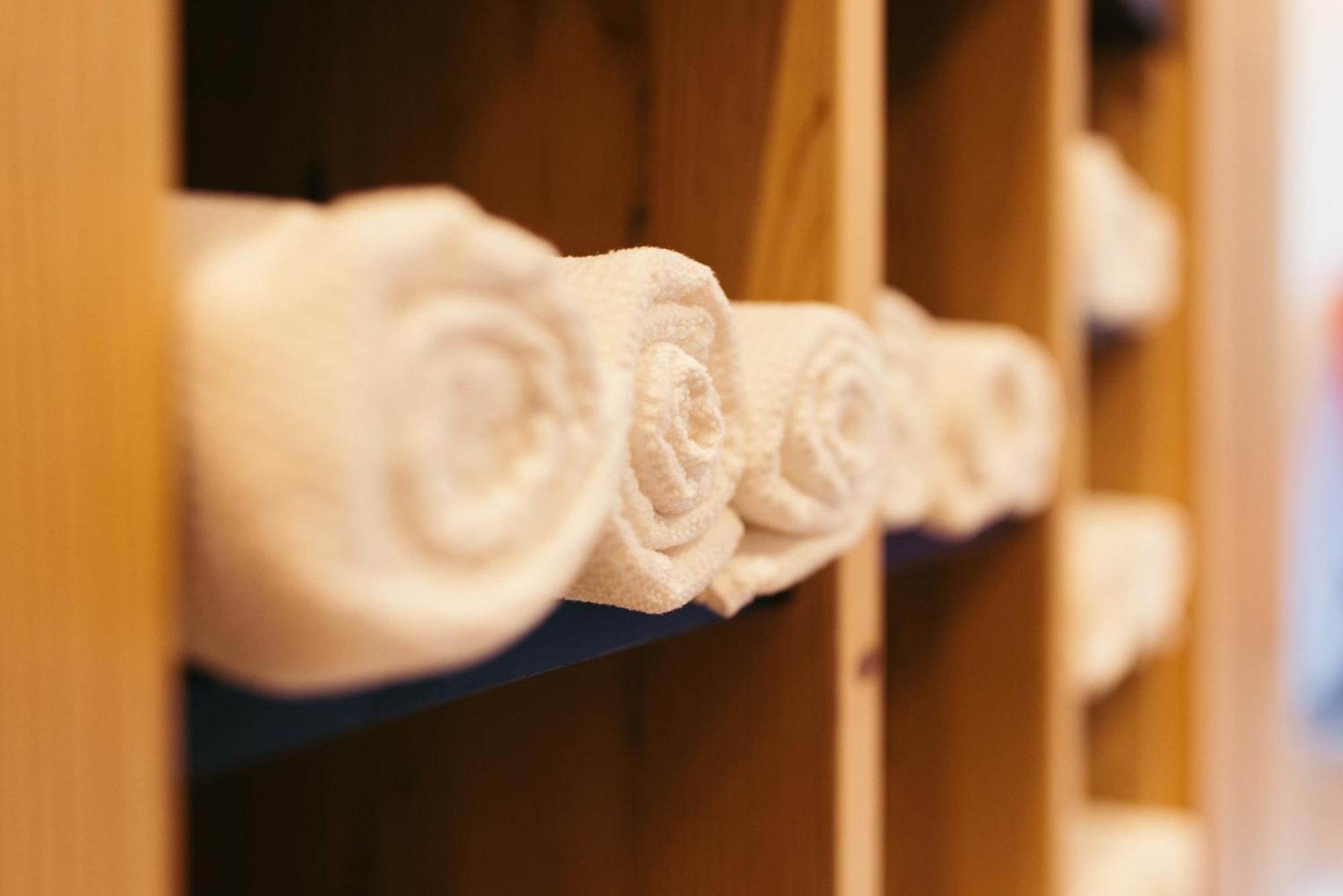 Hotel Neuhinterトゥクス エクステリア 写真