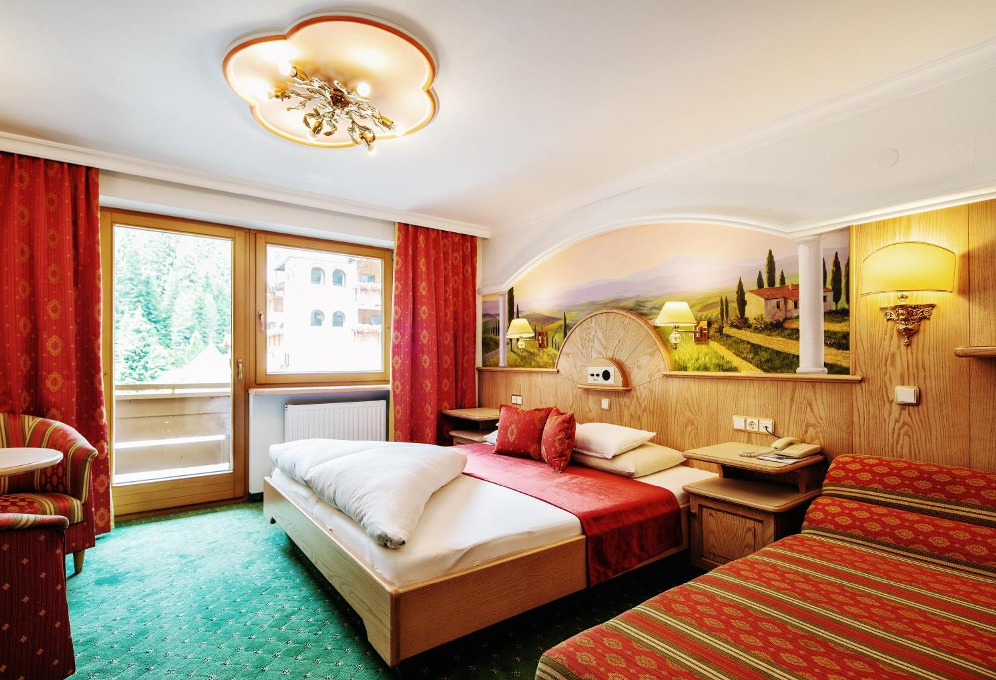 Hotel Neuhinterトゥクス エクステリア 写真