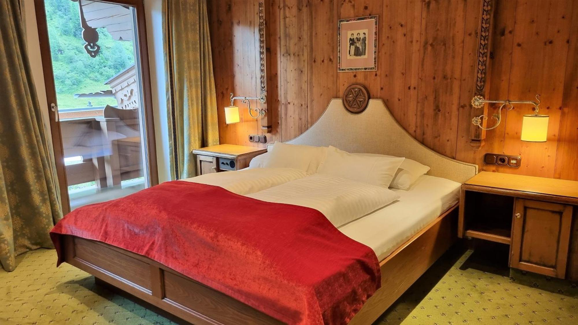 Hotel Neuhinterトゥクス エクステリア 写真